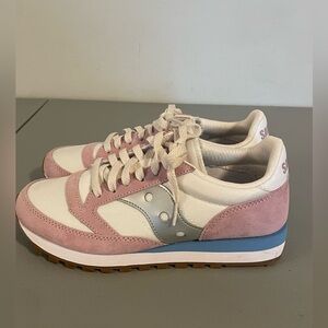 Saucony Women's Pink and White Retro Sneakers